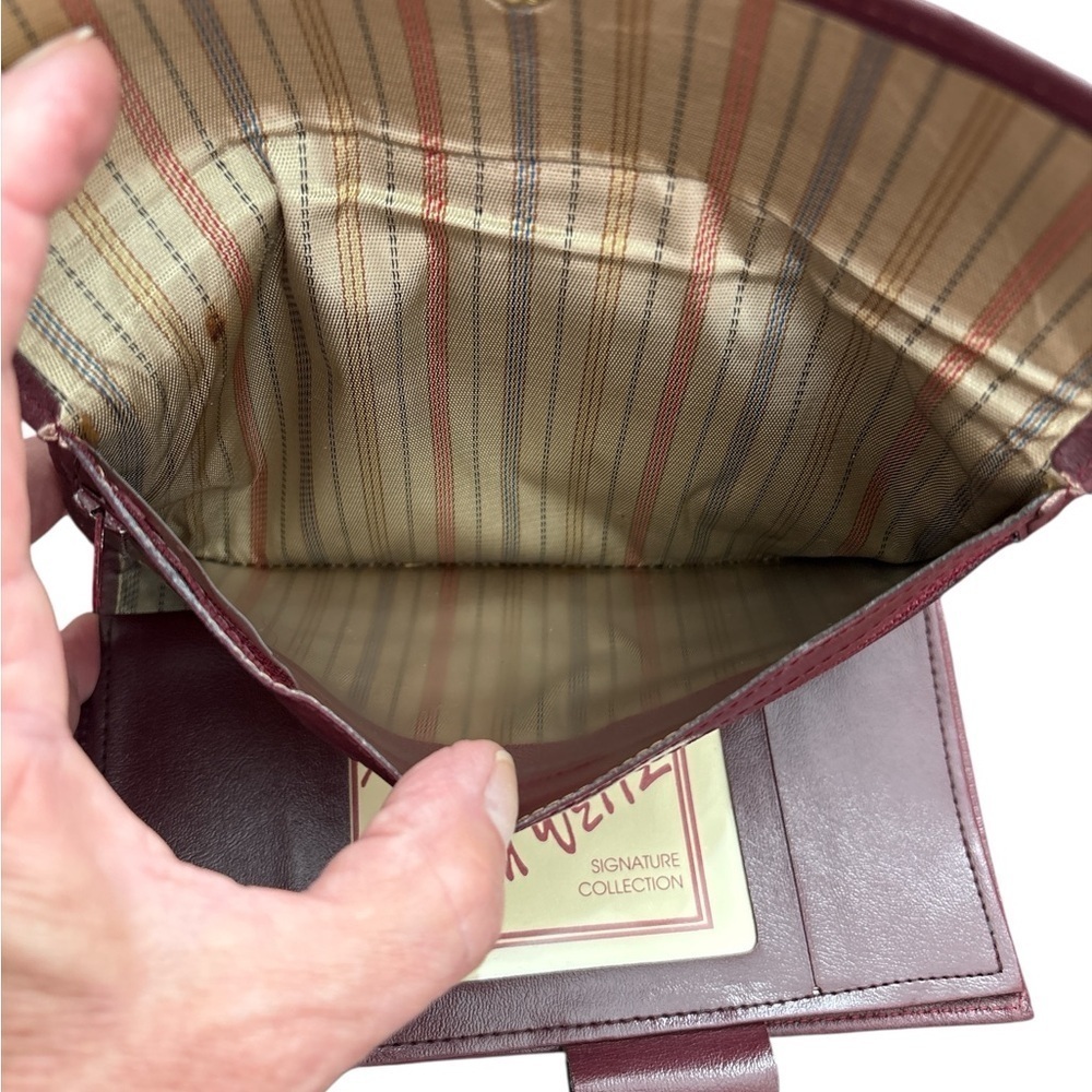 John Weitz Signature Collection, Vintage Wallet, Burgandy, Great Condition - Picture 6 of 8